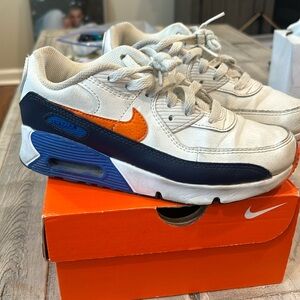 Boys size 3 Nike sneakers